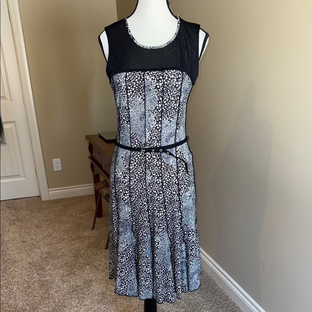 Jessica Dress Black White Random Design Sleeveless Reverse Seams on Panels Sz 8